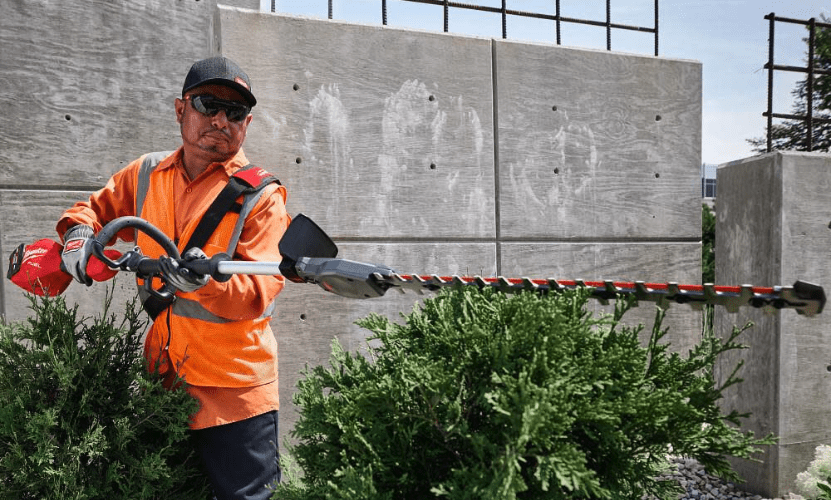 Milwaukee M18 Hedge Trimmer